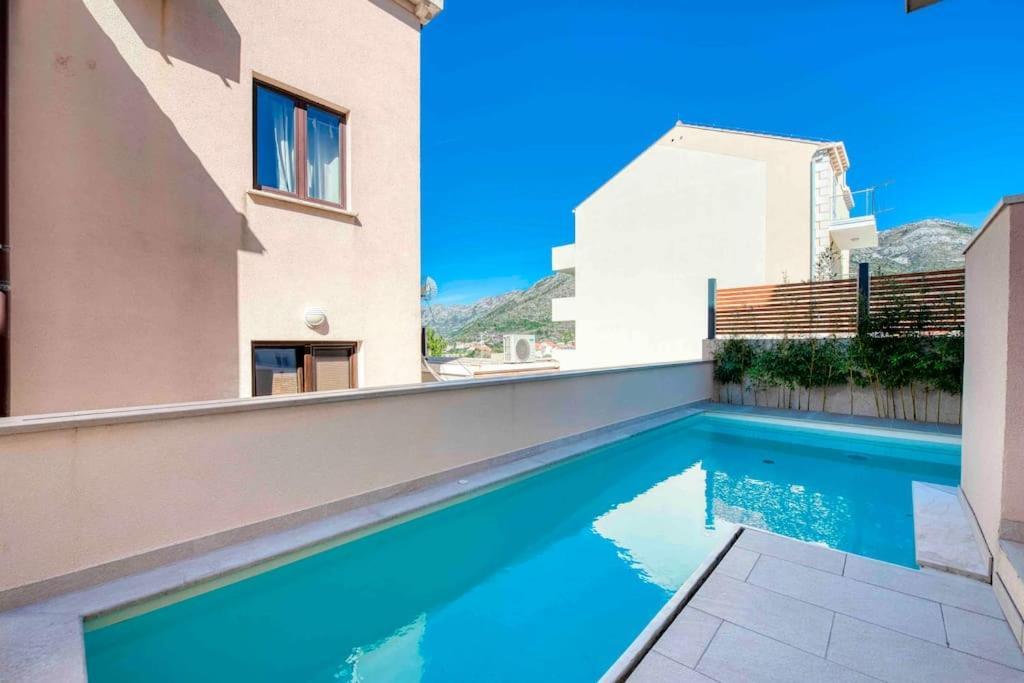 Private Pool Amazing Apartmant Huoneisto *