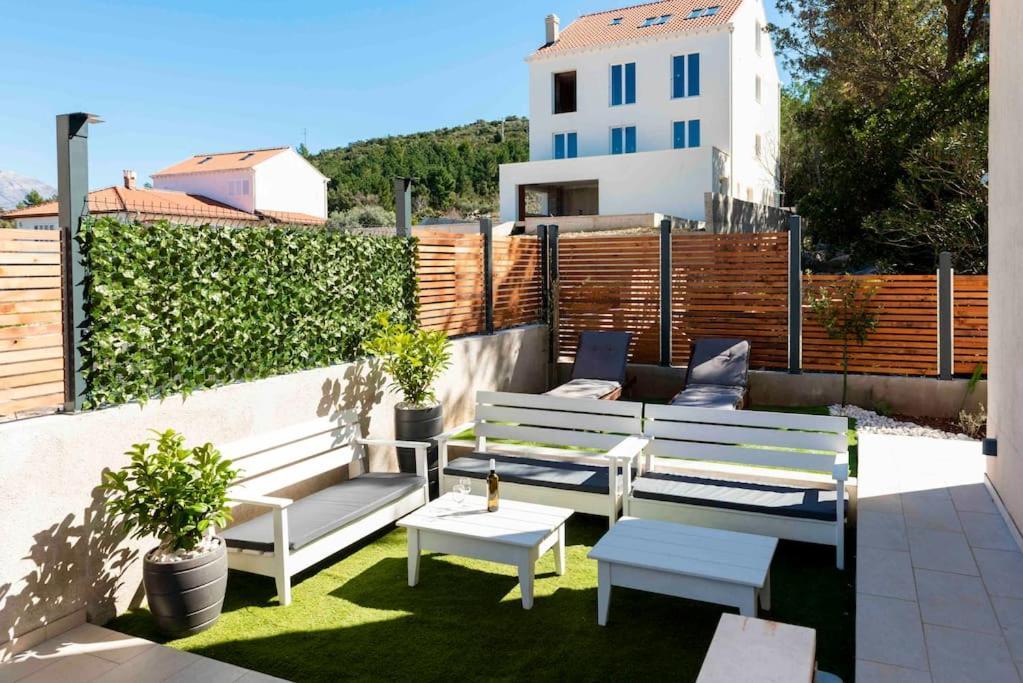 Private Pool Amazing Apartmant Huoneisto