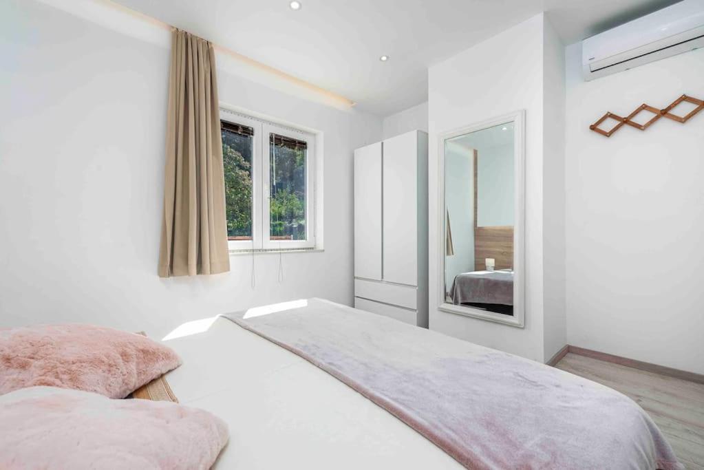 Private Pool Amazing Apartmant Huoneisto Cavtat
