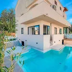 Private Pool Amazing Apartmant